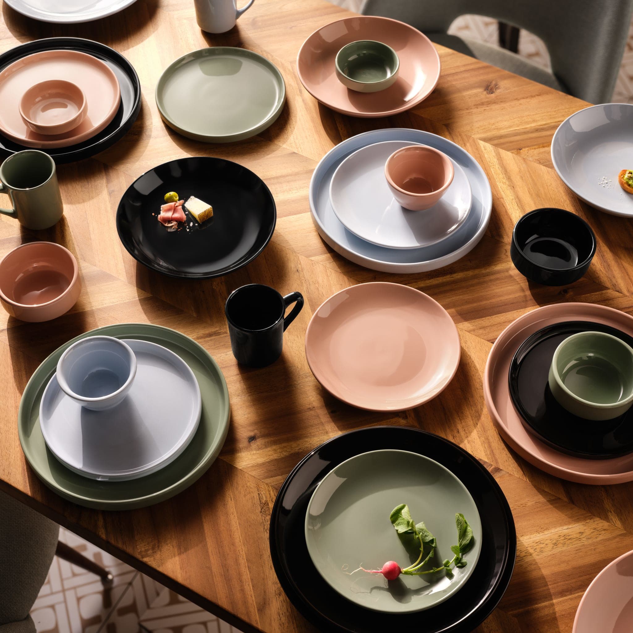Porcelana 10.5" Stacking Plate , Mist