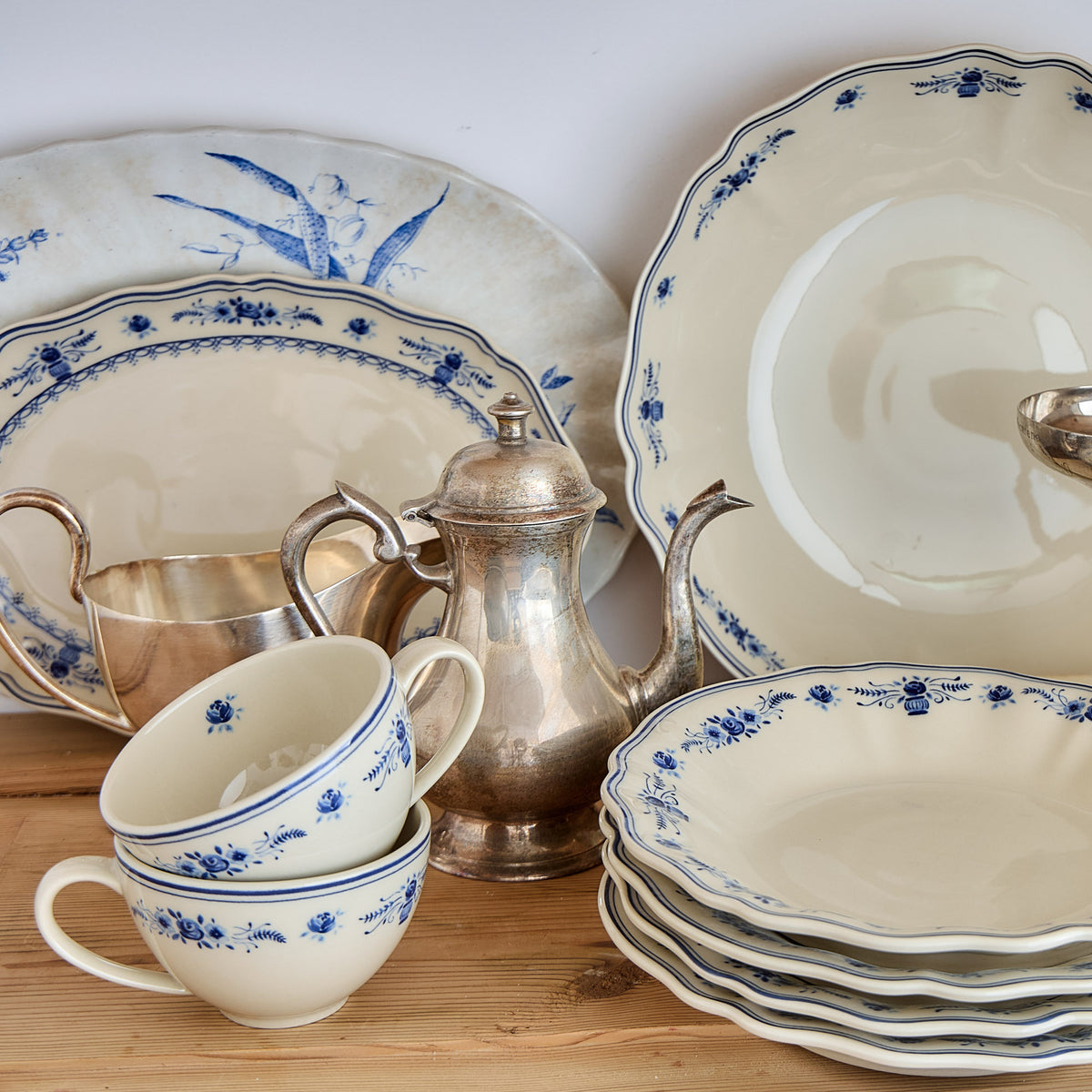 Vila 12-3/4" x 8-3/4" Oval Platter, Beige-Blue