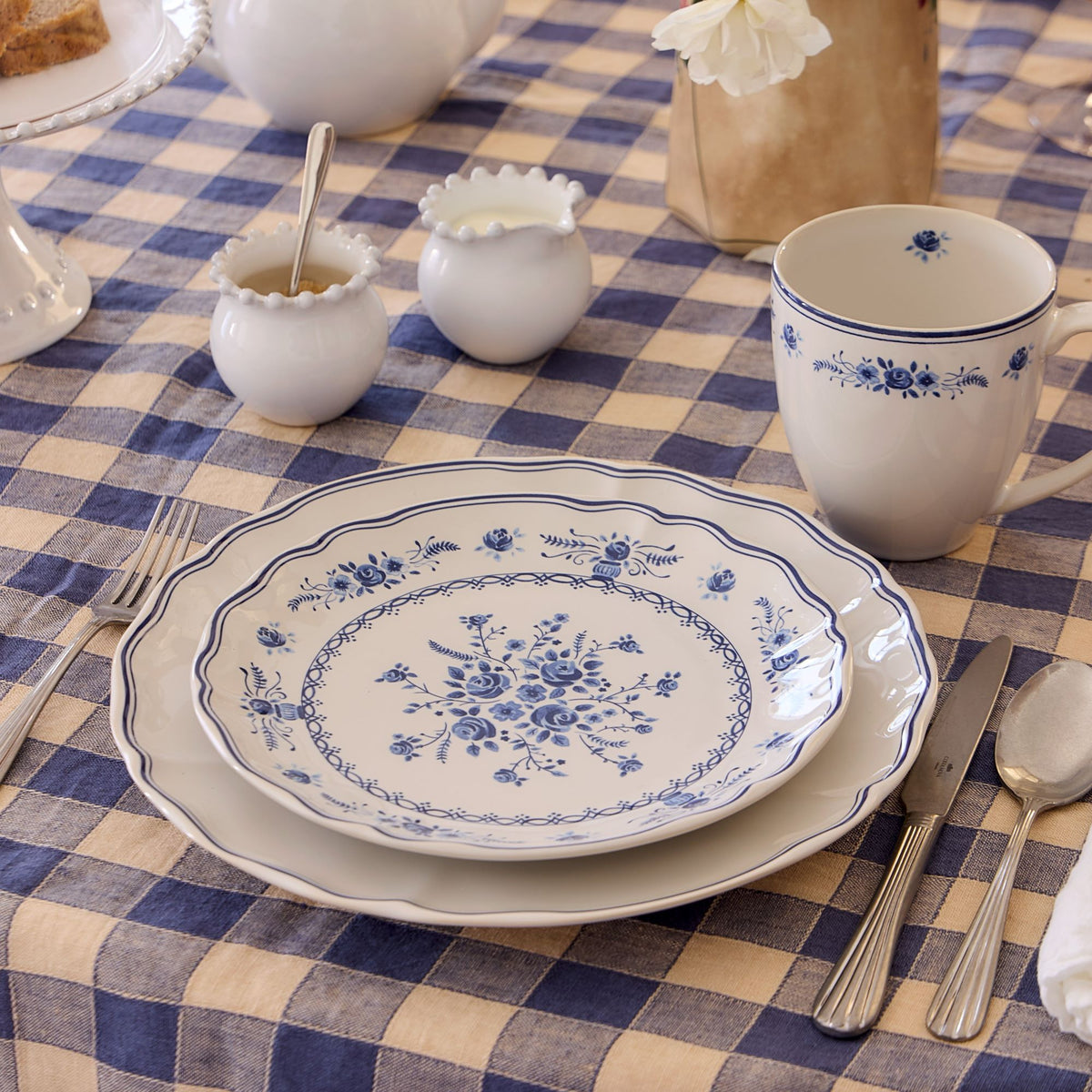 Vila 8-3/8" Salad/Dessert Plate, White-Blue