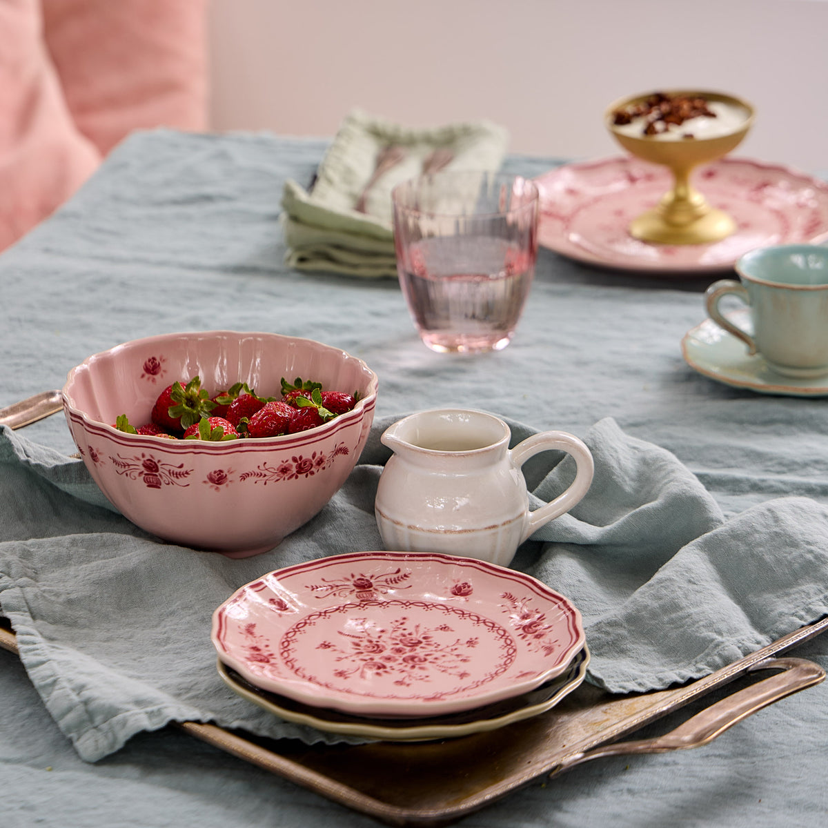 Vila 6-5/8" Appetizer Plate, Pink-Red