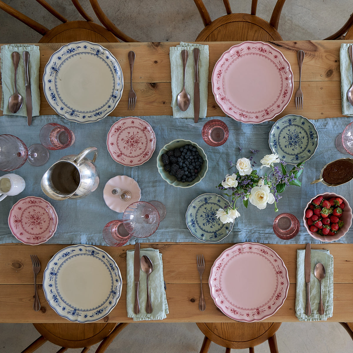 Vila 6-5/8" Appetizer Plate, Pink-Red