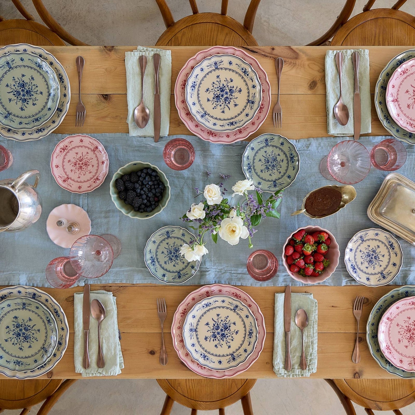Vila 10-5/8" Dinner Plate, Pink-Red