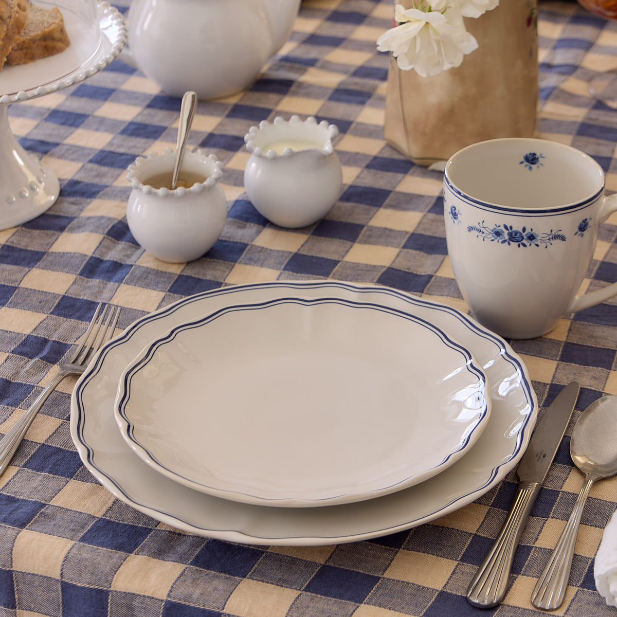 Vila 8-3/8" Salad/Dessert Plate, White-Blue Filet