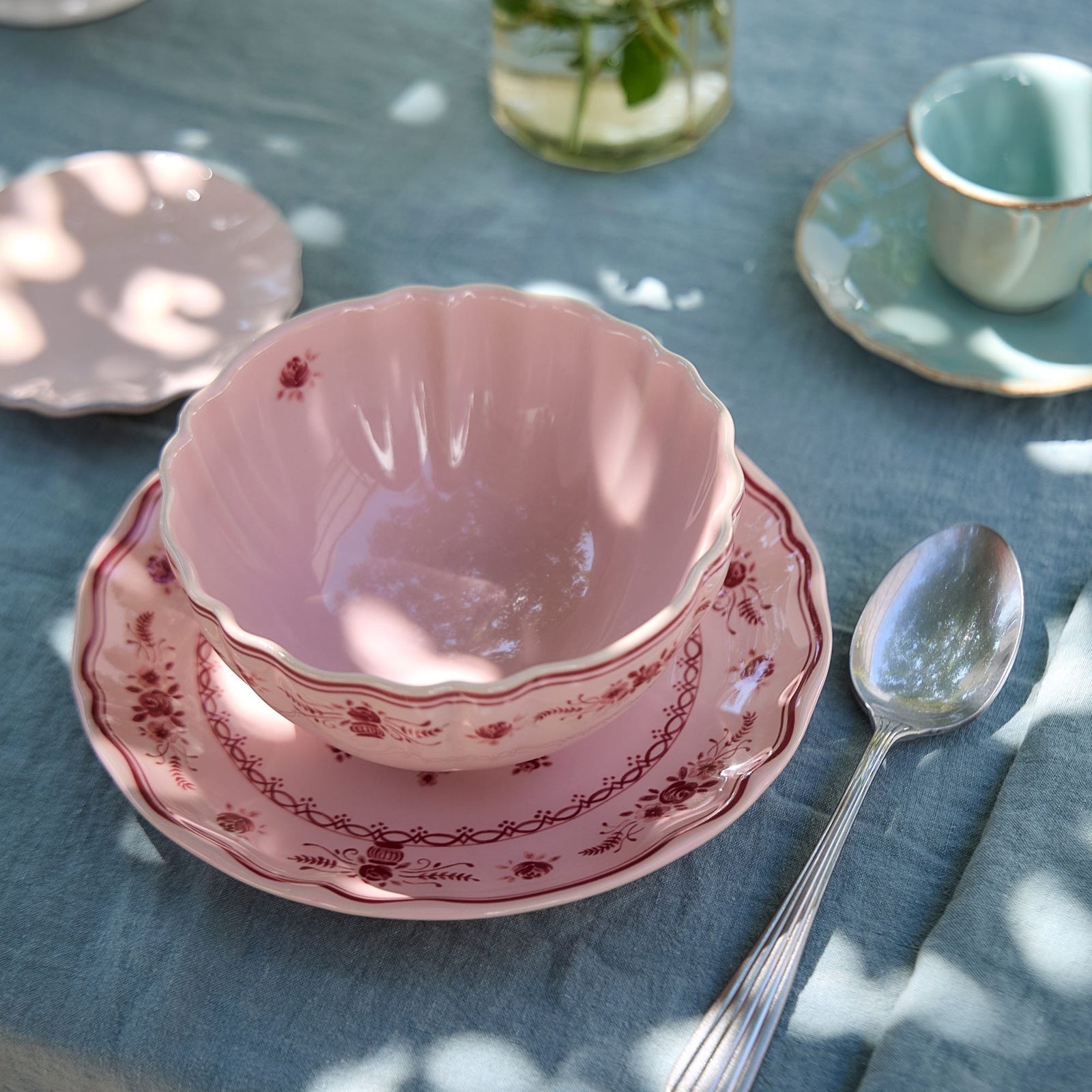 Vila 26 oz Soup/Cereal Bowl, Pink-Red