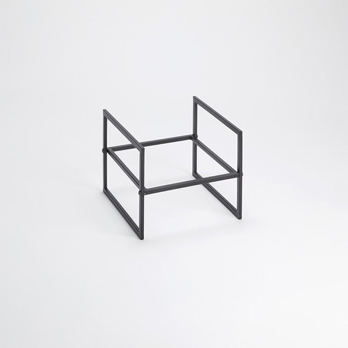 Twilight Black Single-Tier Riser 8"