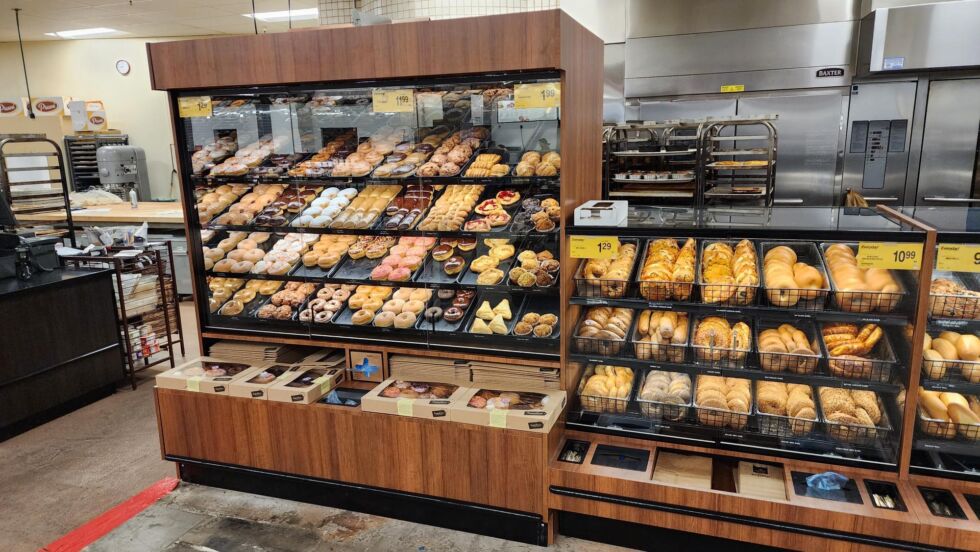 Addenda® Self-Service Non-Refrigerated Pastry Case, 76"W x 39"D x 83-1/4"H