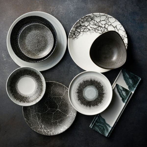 Stonecast Raw 13 oz. Black Triangle Bowl
