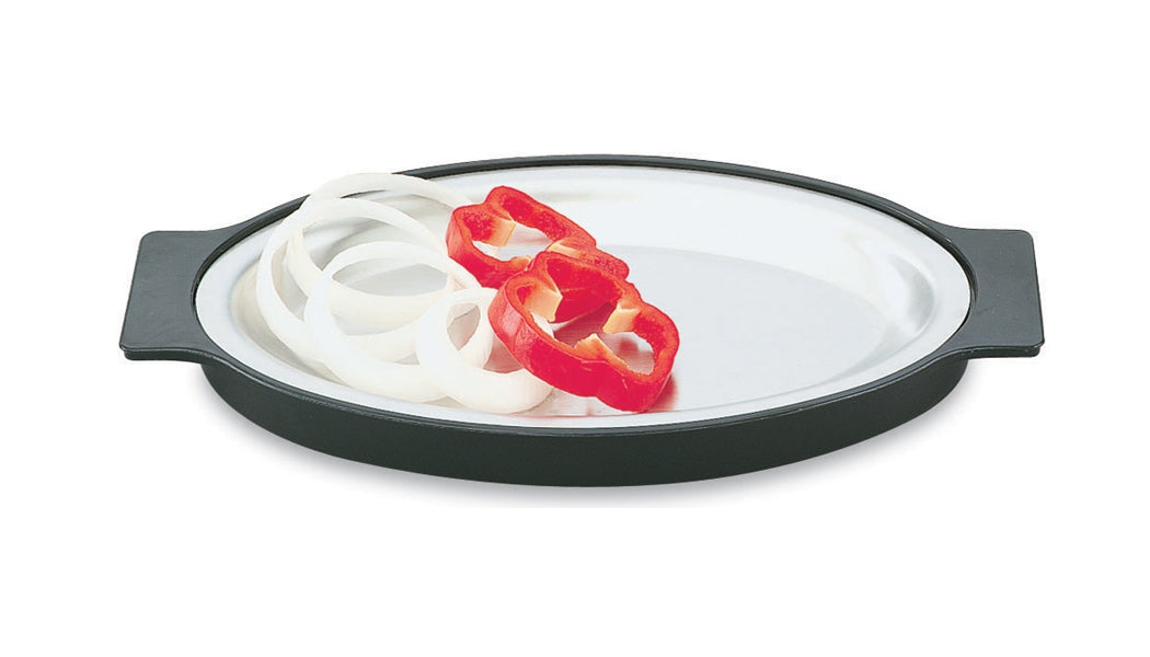 Polyester underliner for stainless steel sizzling platter